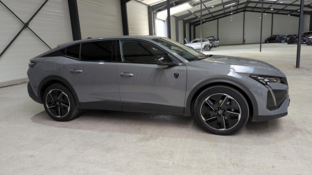 44215_p28 - PEUGEOT - 408 - 2023