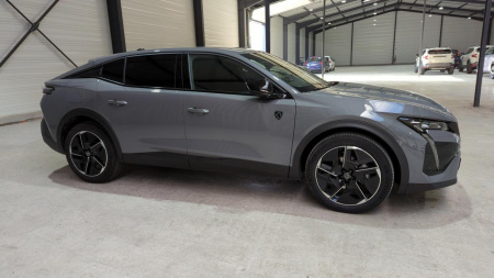44223_p28 - PEUGEOT - 408 - 2024