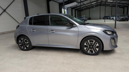 45121_p28 - PEUGEOT - 208 - 2024
