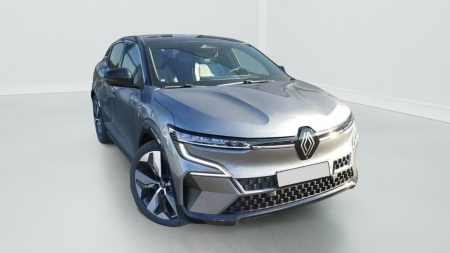 319923_p2 - RENAULT - MEGANE - 2022