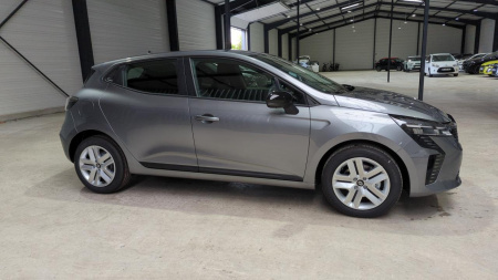 45473_p28 - RENAULT - CLIO 5 - 2025