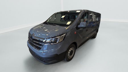 330013_p2 - RENAULT - TRAFIC - 2025