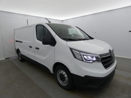 358215_p2 - RENAULT - TRAFIC - 2025
