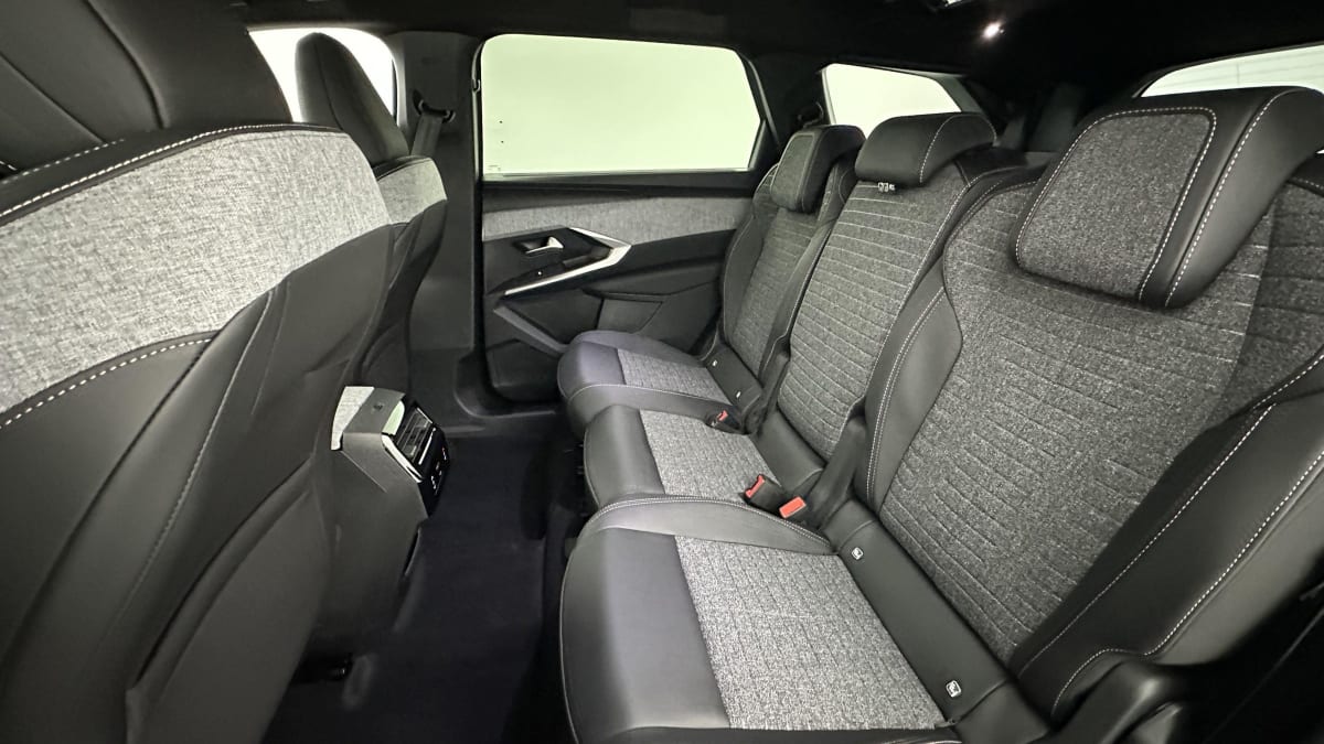 360900_p2 - PEUGEOT - 5008 - 2025 - photo 9