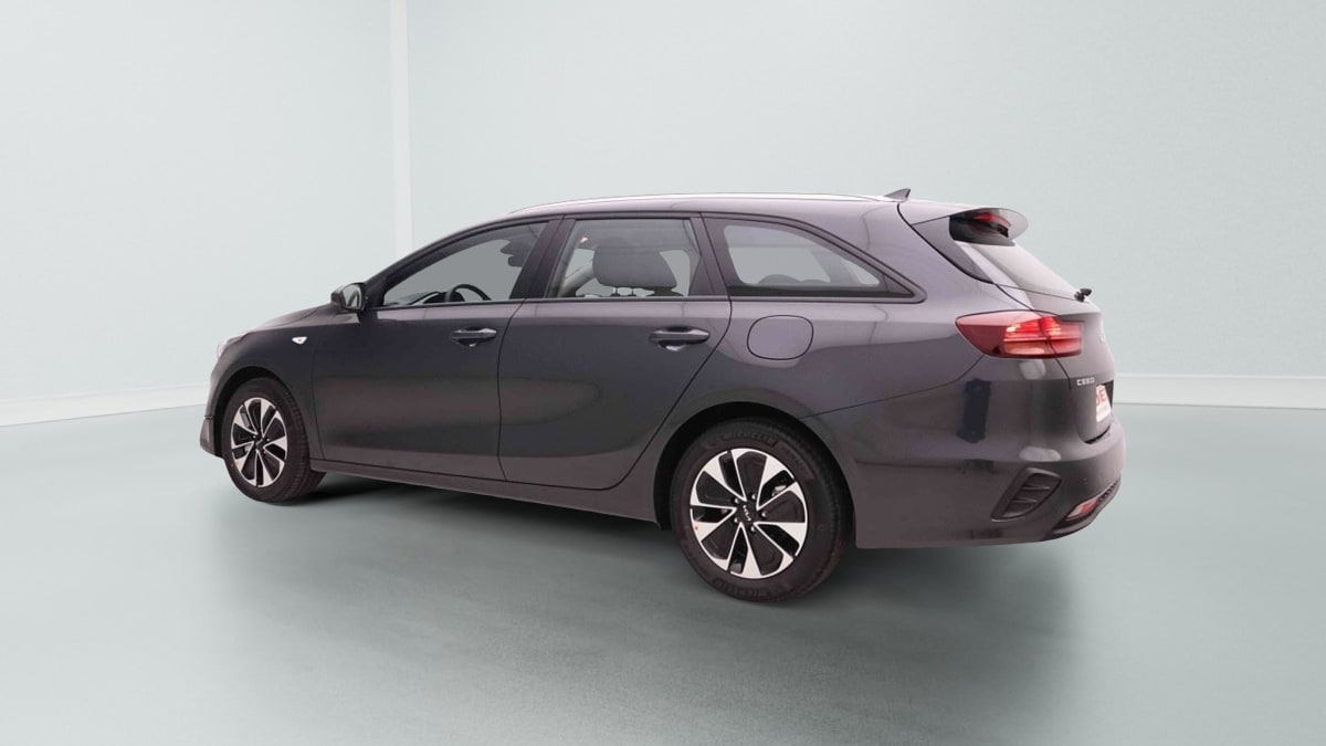 363900_p2 - KIA - CEED SW - 2025 - photo 3