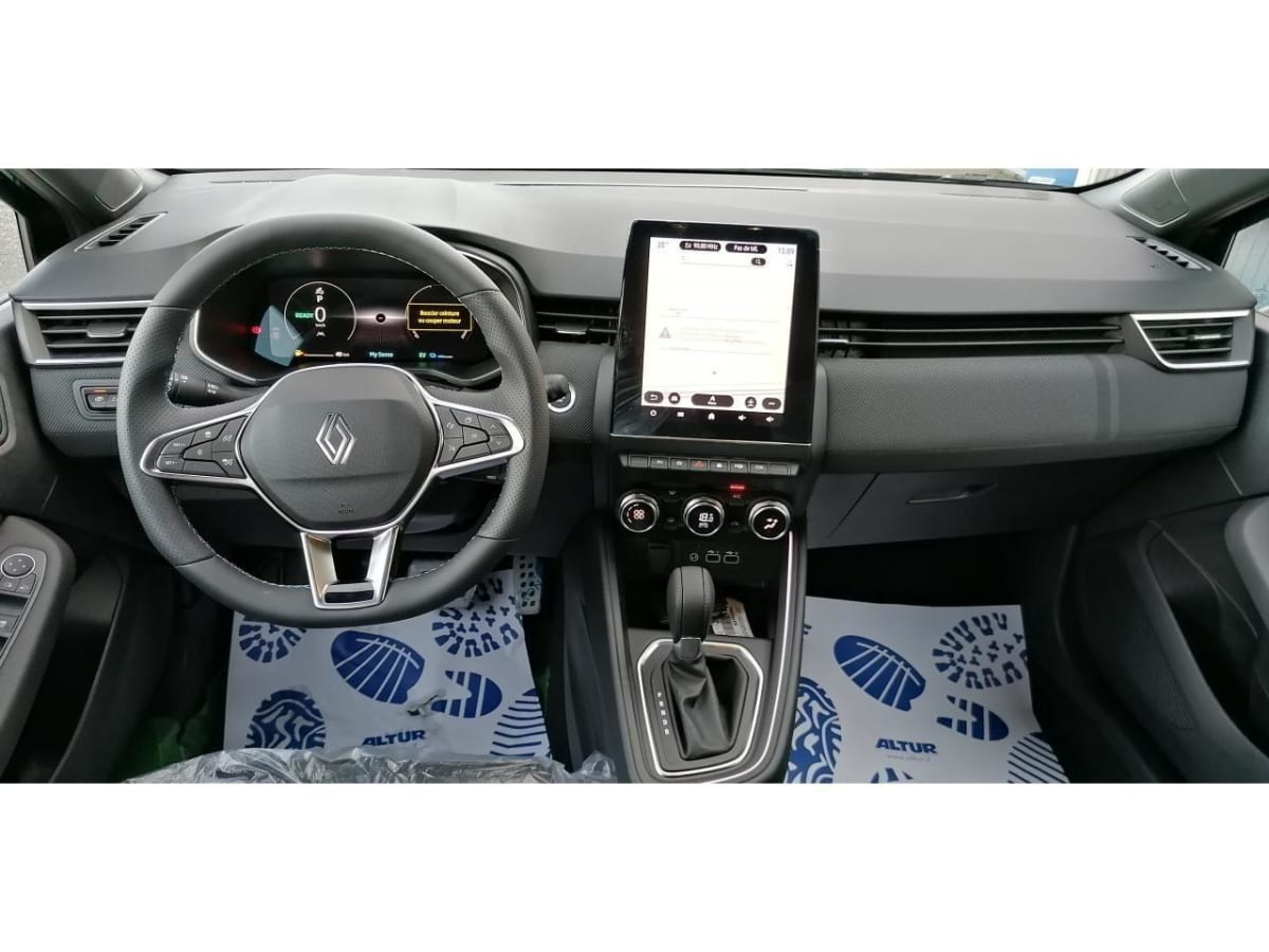 364108_p2 - RENAULT - CLIO - 2025 - photo 6