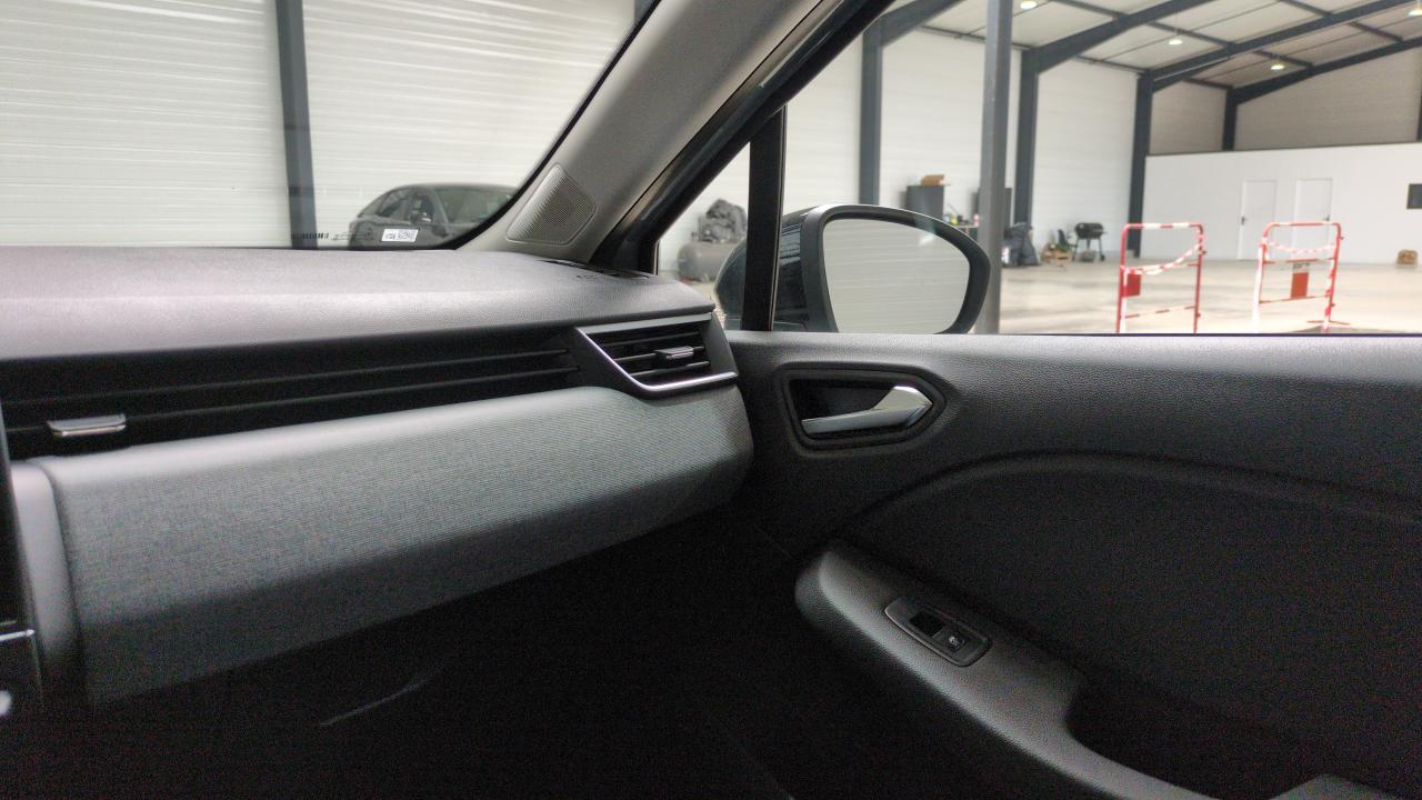 45531_p28 - RENAULT - CLIO 5 - 2025 - photo 18