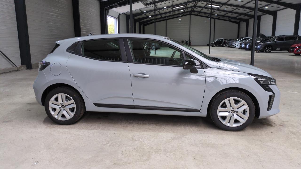 45531_p28 - RENAULT - CLIO 5 - 2025 - photo 3