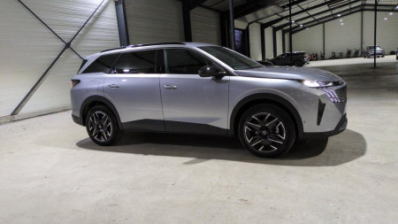 46836_p28 - PEUGEOT - 5008 - 2025