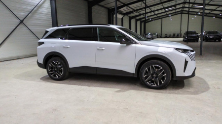 46839_p28 - PEUGEOT - 5008 - 2025