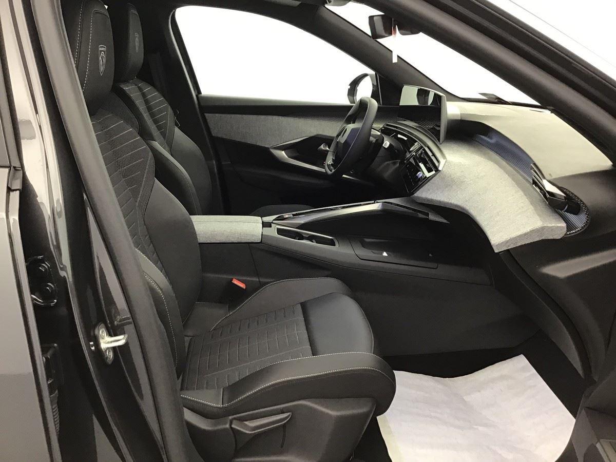 368671_p2 - PEUGEOT - 3008 - 2025 - photo 6