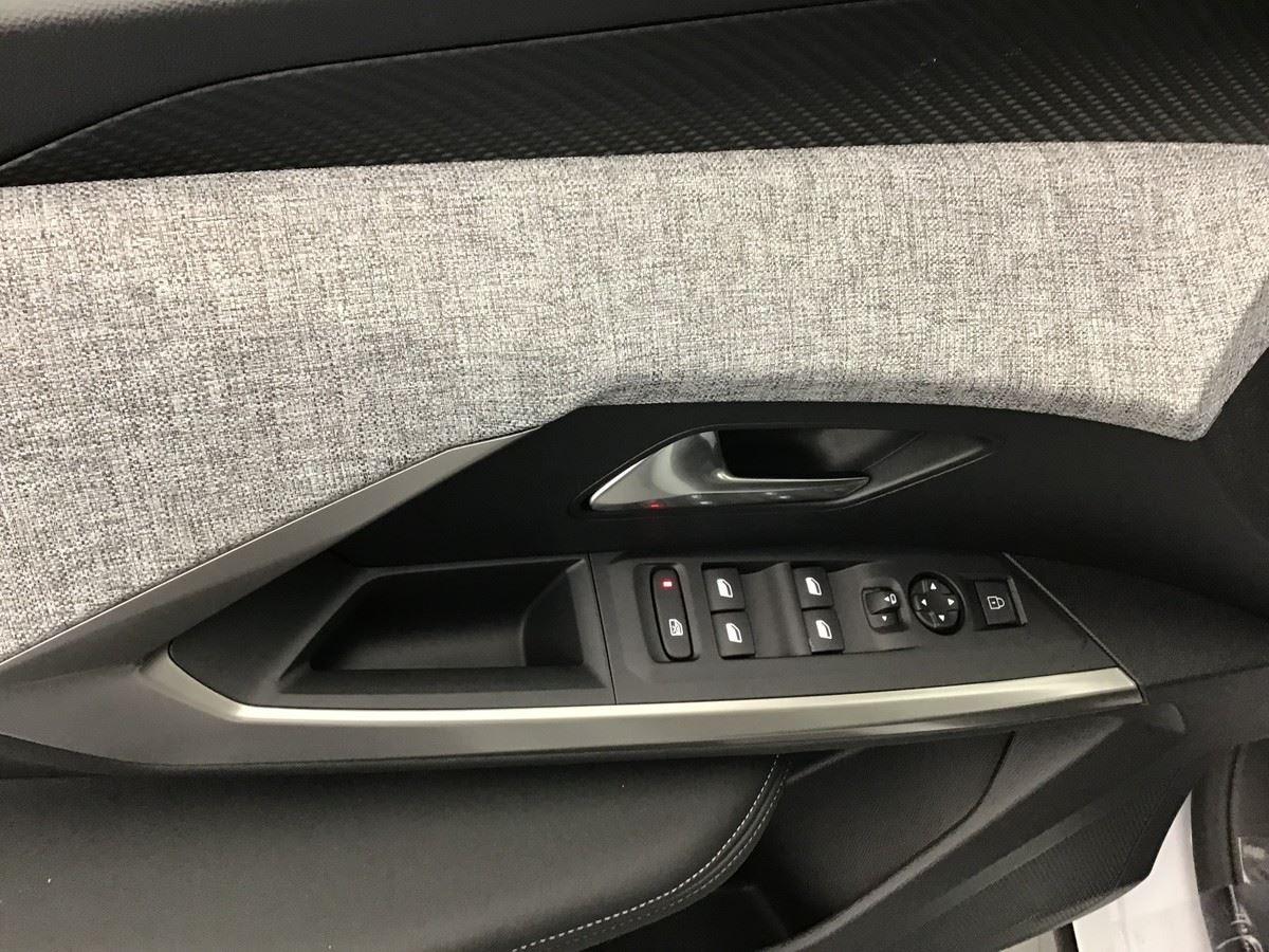 368676_p2 - PEUGEOT - 3008 - 2025 - photo 9