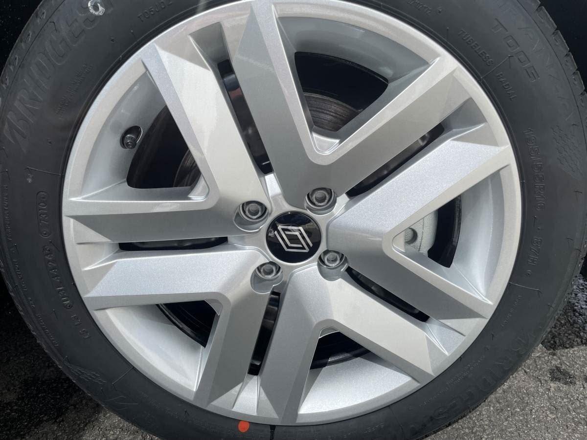 355245_p2 - RENAULT - CLIO 5 - 2025 - photo 9