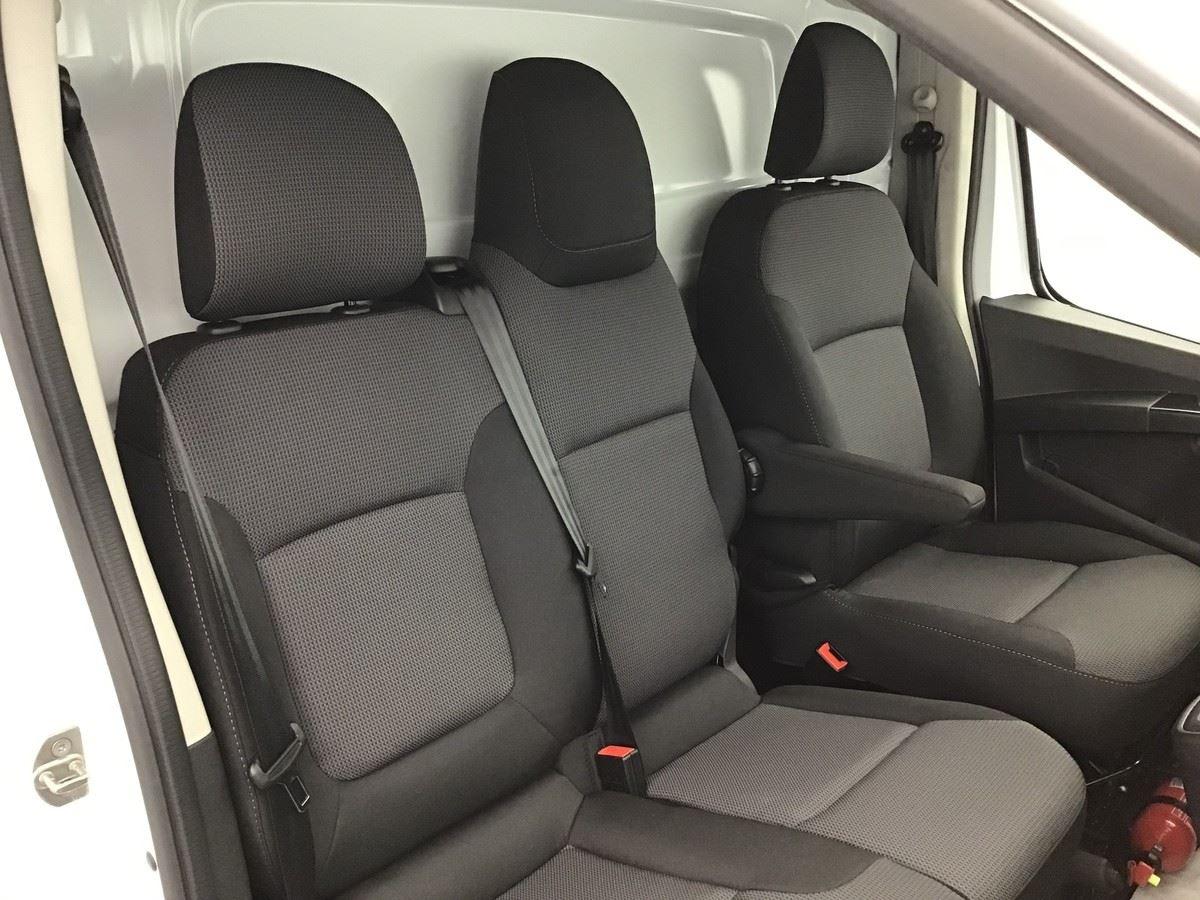 369817_p2 - RENAULT - TRAFIC - 2025 - photo 7