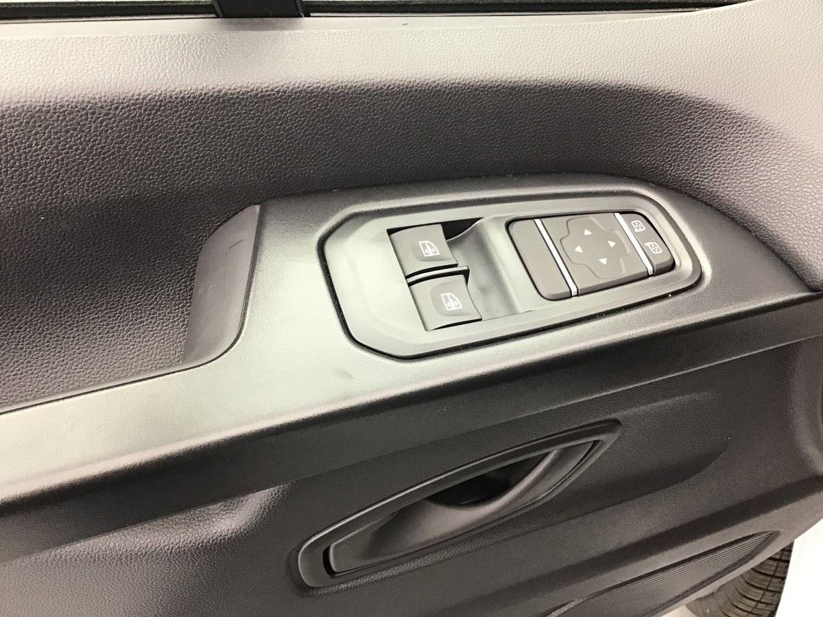 369817_p2 - RENAULT - TRAFIC - 2025 - photo 9