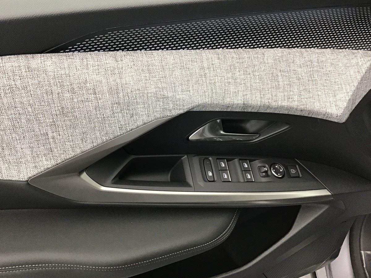 368669_p2 - PEUGEOT - 3008 - 2026 - photo 9