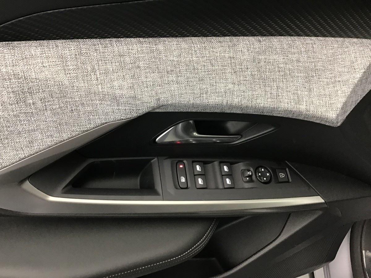 374328_p2 - PEUGEOT - 3008 - 2026 - photo 9