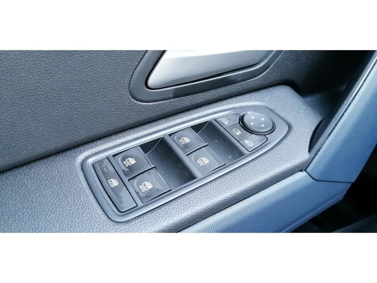 379031_p2 - DACIA - DUSTER - 2025 - photo 9