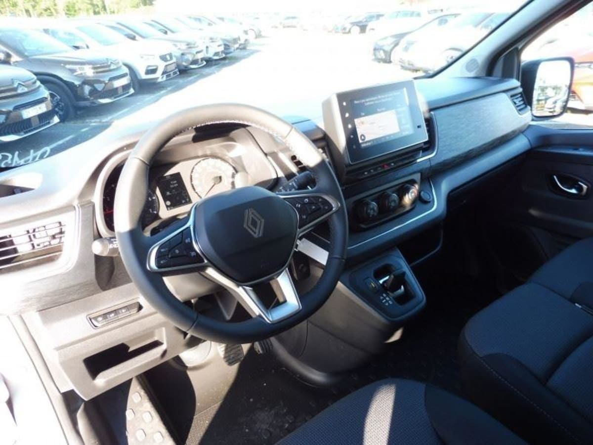 388051_p2 - RENAULT - TRAFIC - 2025 - photo 4