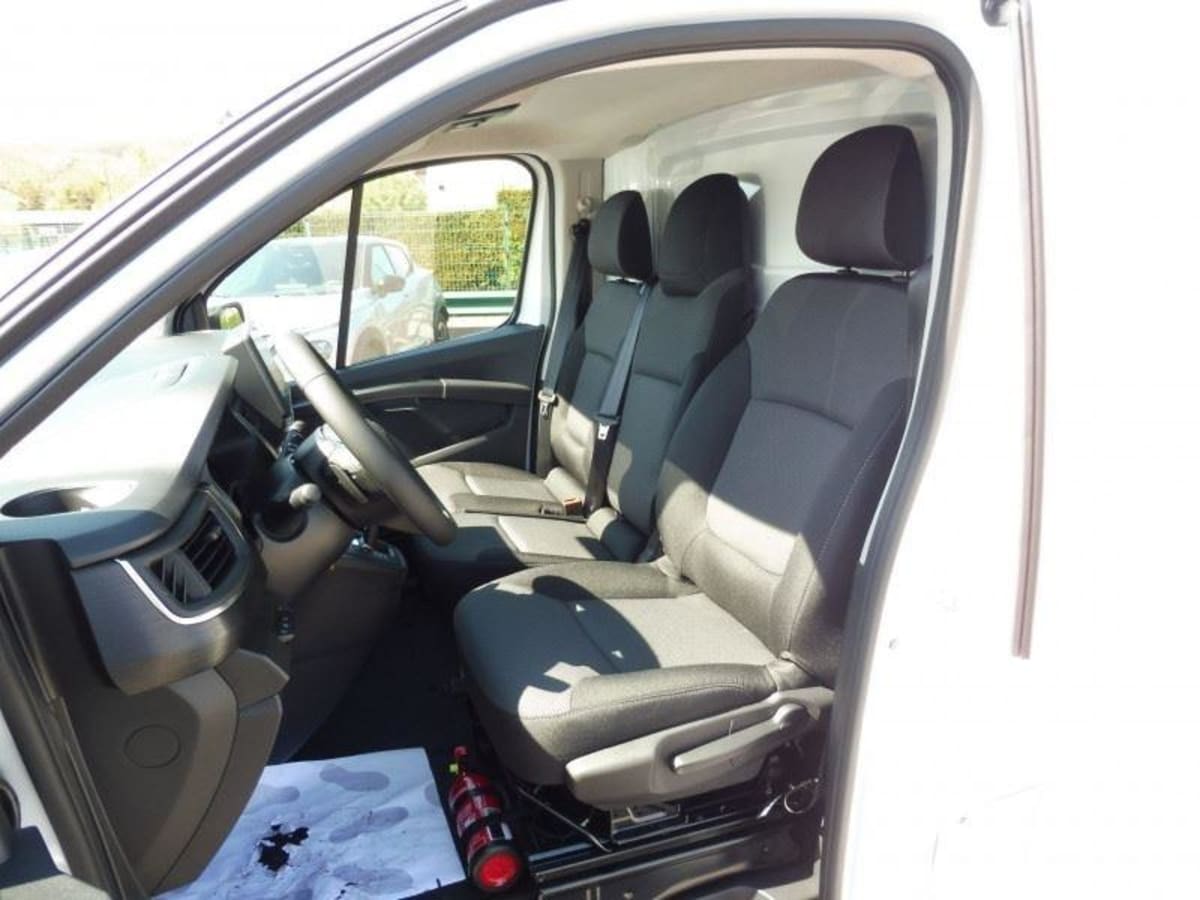388052_p2 - RENAULT - TRAFIC - 2025 - photo 4