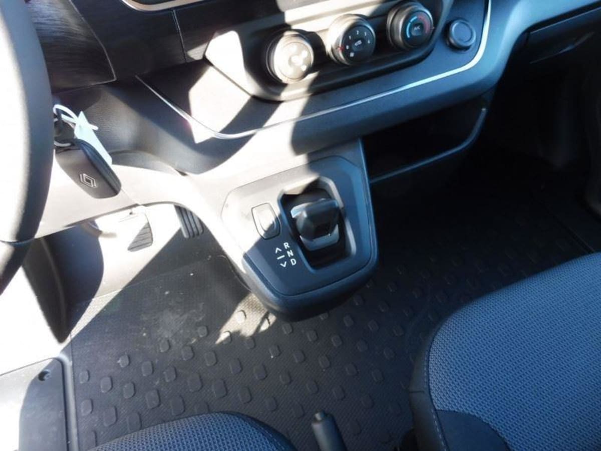 388051_p2 - RENAULT - TRAFIC - 2025 - photo 8