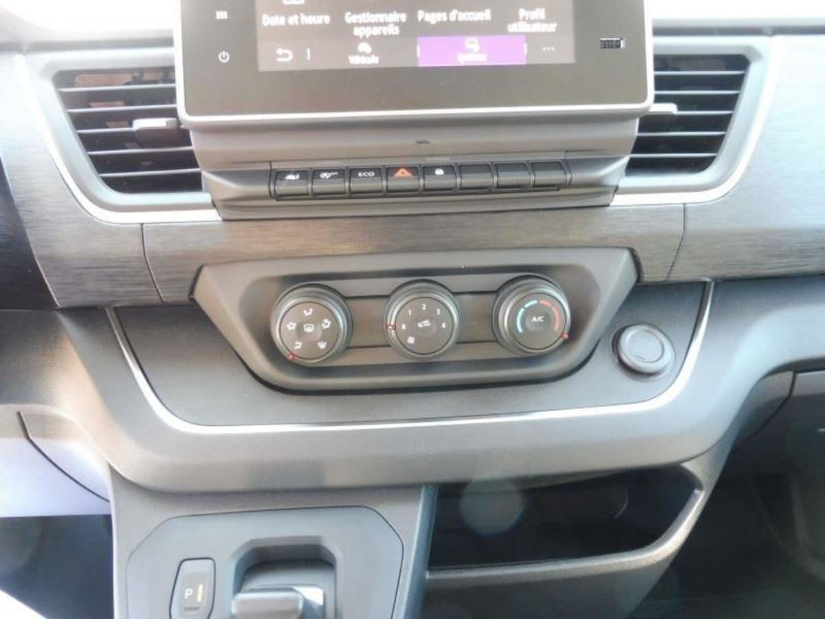 388052_p2 - RENAULT - TRAFIC - 2025 - photo 9