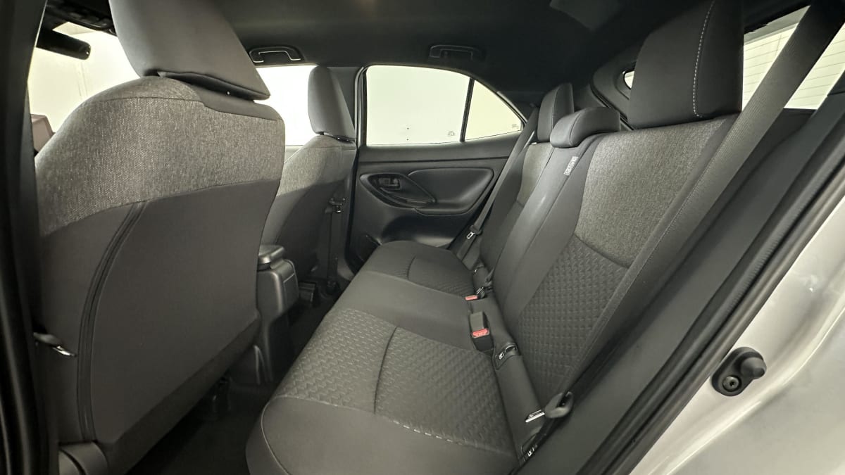 392450_p2 - TOYOTA - YARIS CROSS - 2026 - photo 9