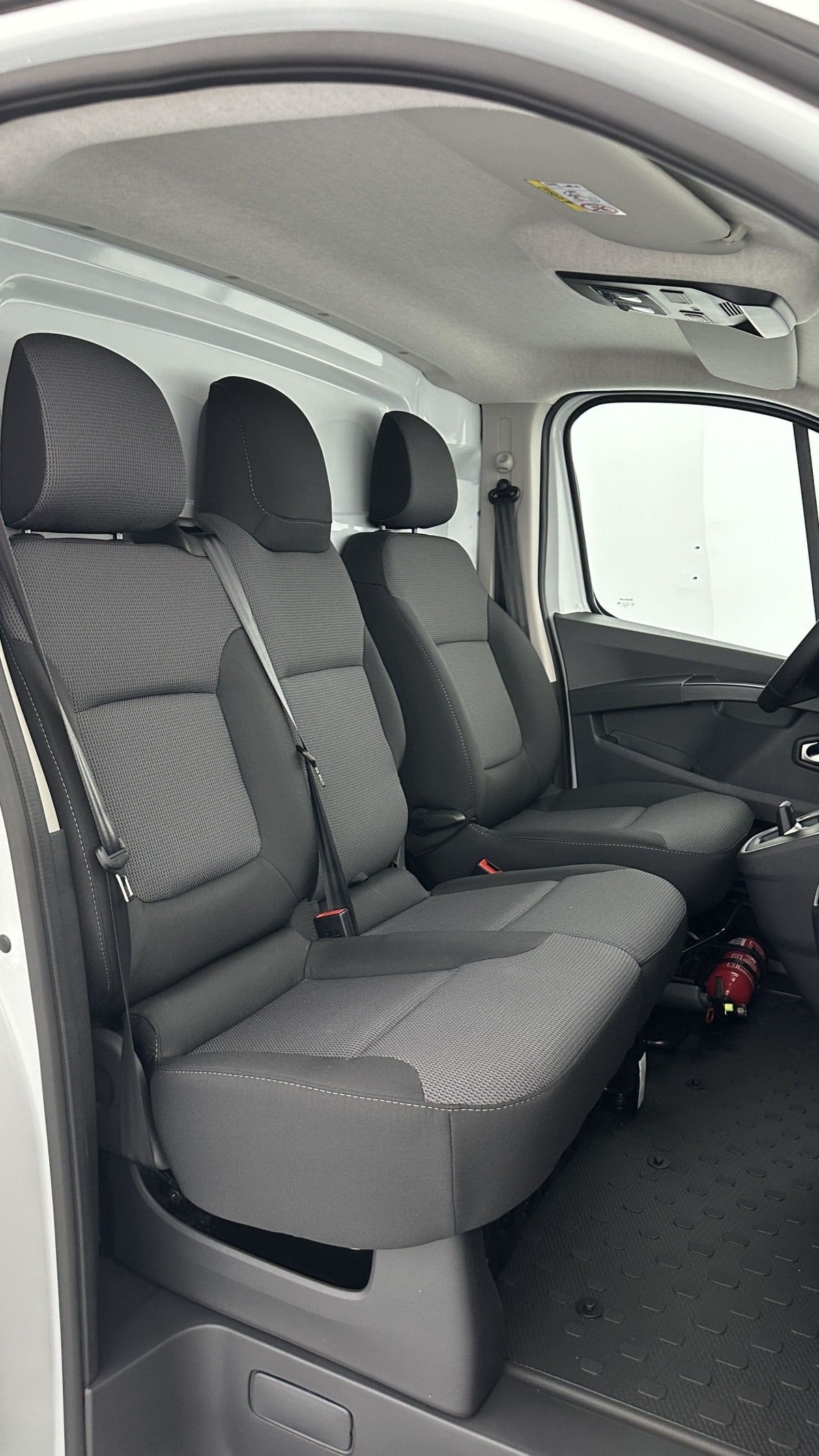 395457_p2 - RENAULT - TRAFIC - 2026 - photo 9