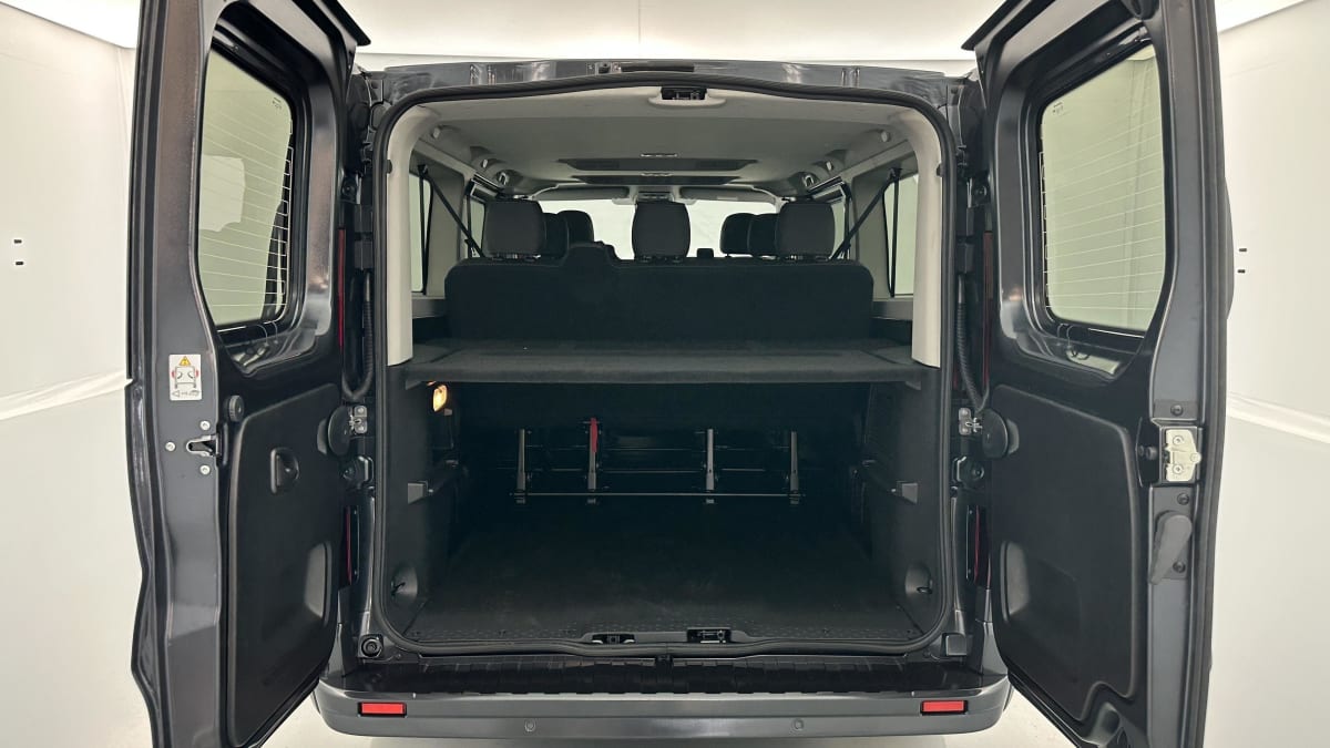 394372_p2 - RENAULT TRUCKS - TRAFIC COMBI - 2026 - photo 10