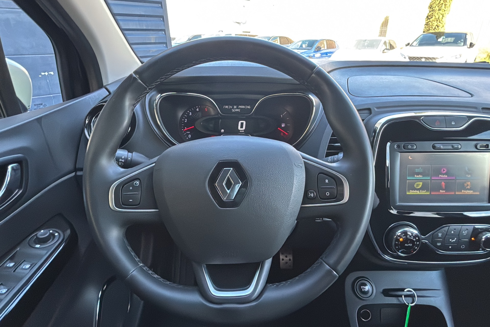 227654_p28 - RENAULT - CAPTUR - 2017 - photo 8