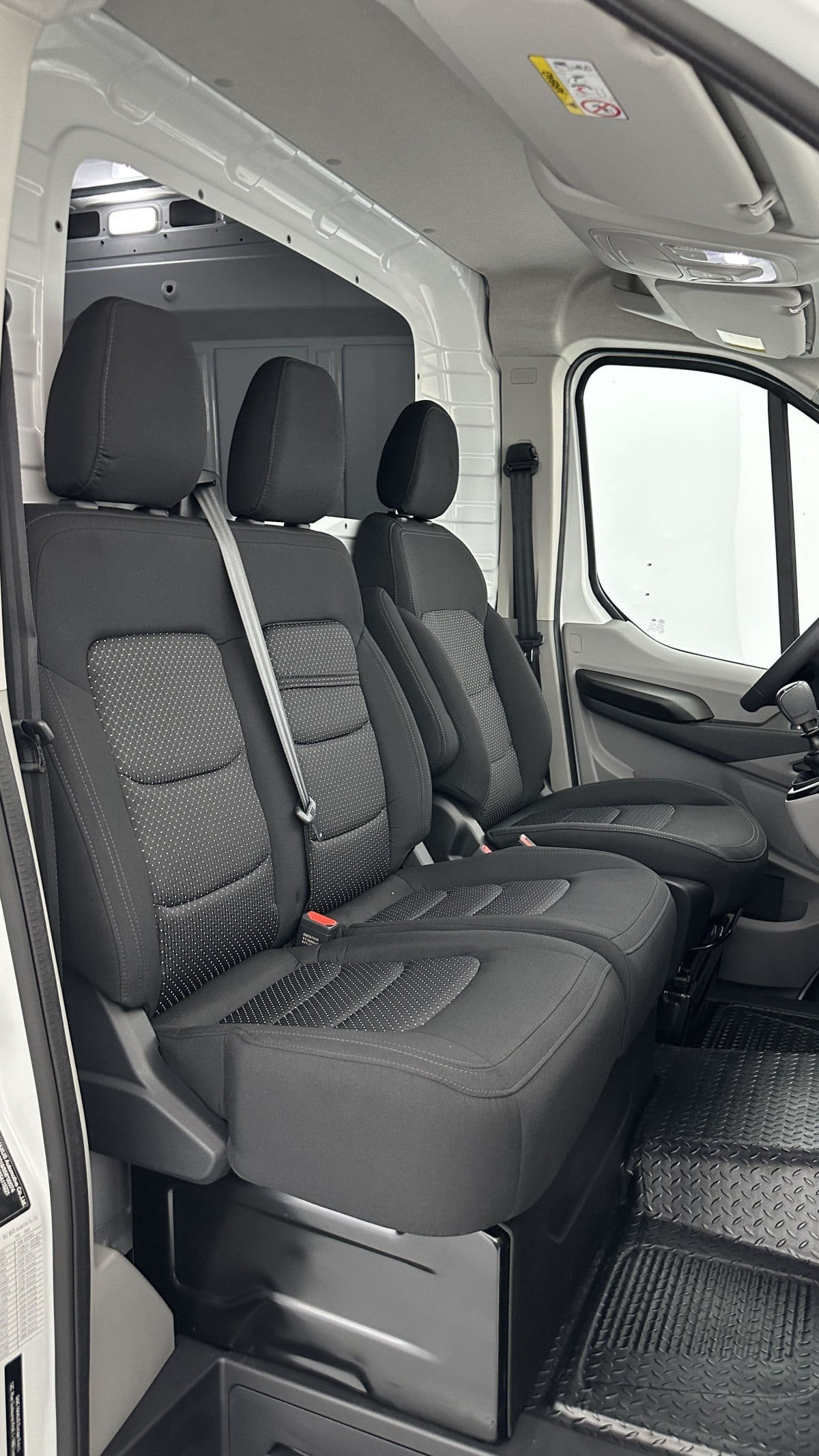 398129_p2 - MAXUS - DELIVER 9 - 2026 - photo 9