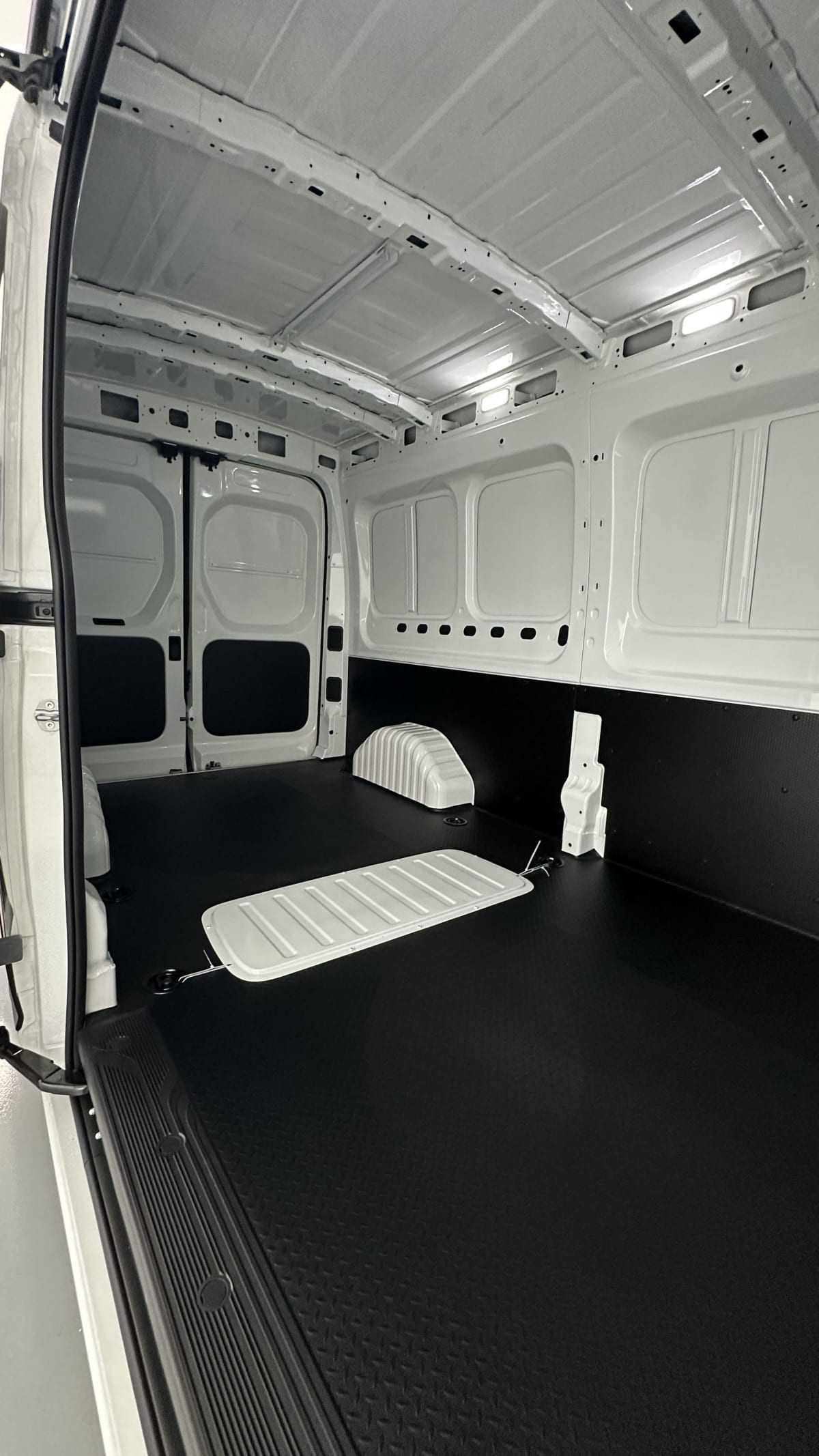 398129_p2 - MAXUS - DELIVER 9 - 2026 - photo 8