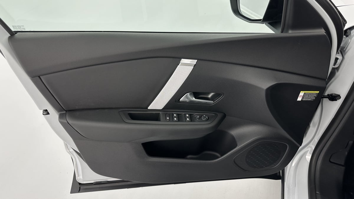 402945_p2 - CITROEN - C4 - 2026 - photo 8