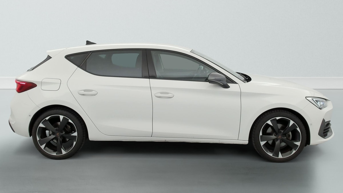 396444_p2 - CUPRA - LEON - 2023 - photo 8