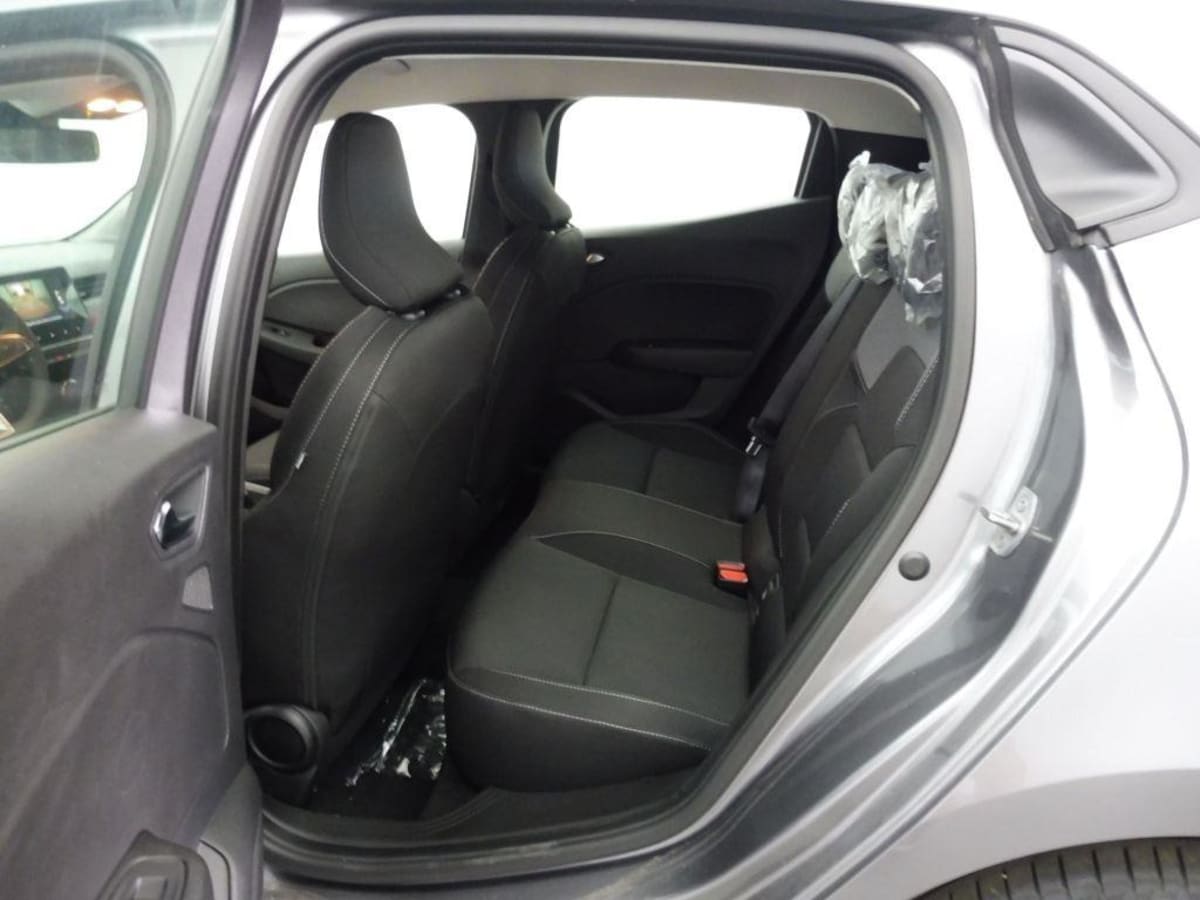 402061_p2 - RENAULT - CLIO - 2025 - photo 8