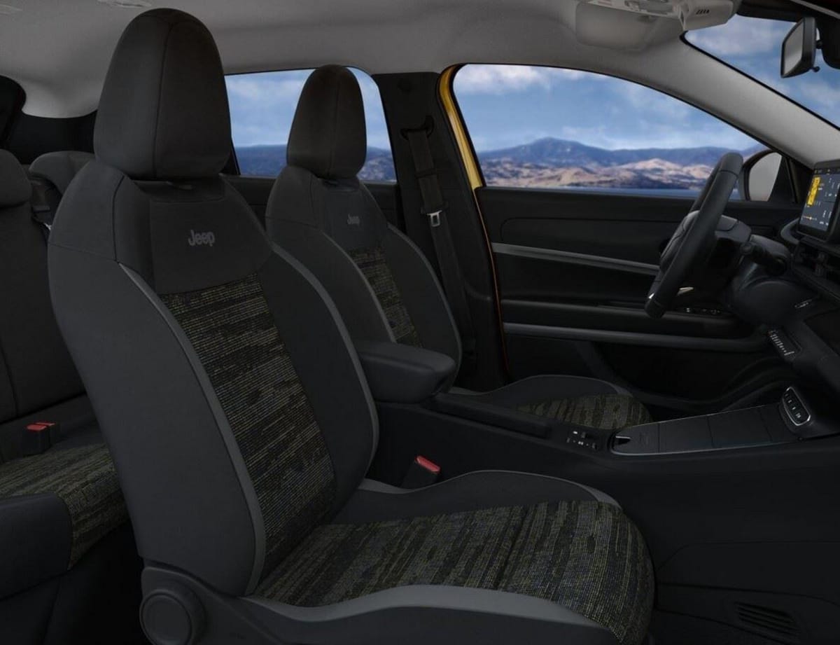 405067_p2 - JEEP - AVENGER - 2026 - photo 5