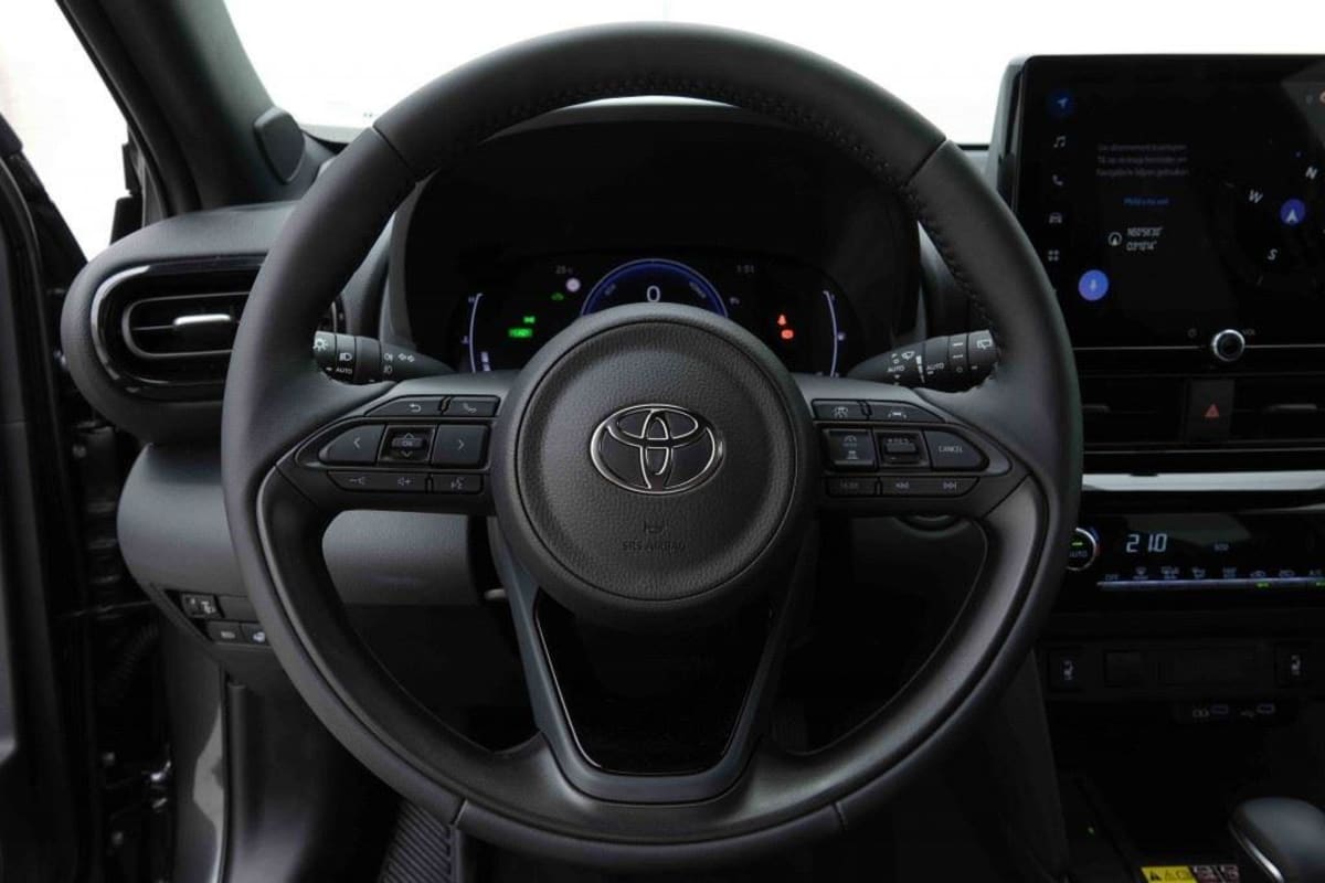 404145_p2 - TOYOTA - YARIS CROSS - 2026 - photo 10