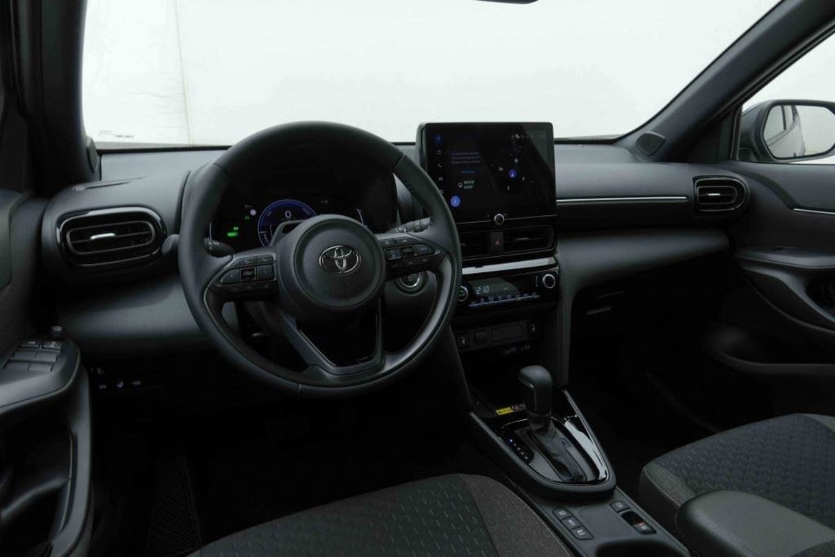 404145_p2 - TOYOTA - YARIS CROSS - 2026 - photo 8