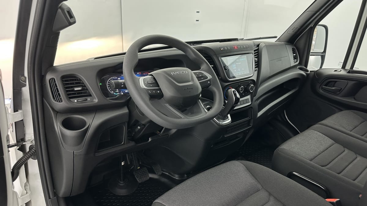 126037201_p2 - IVECO - DAILY - 2026 - photo 6