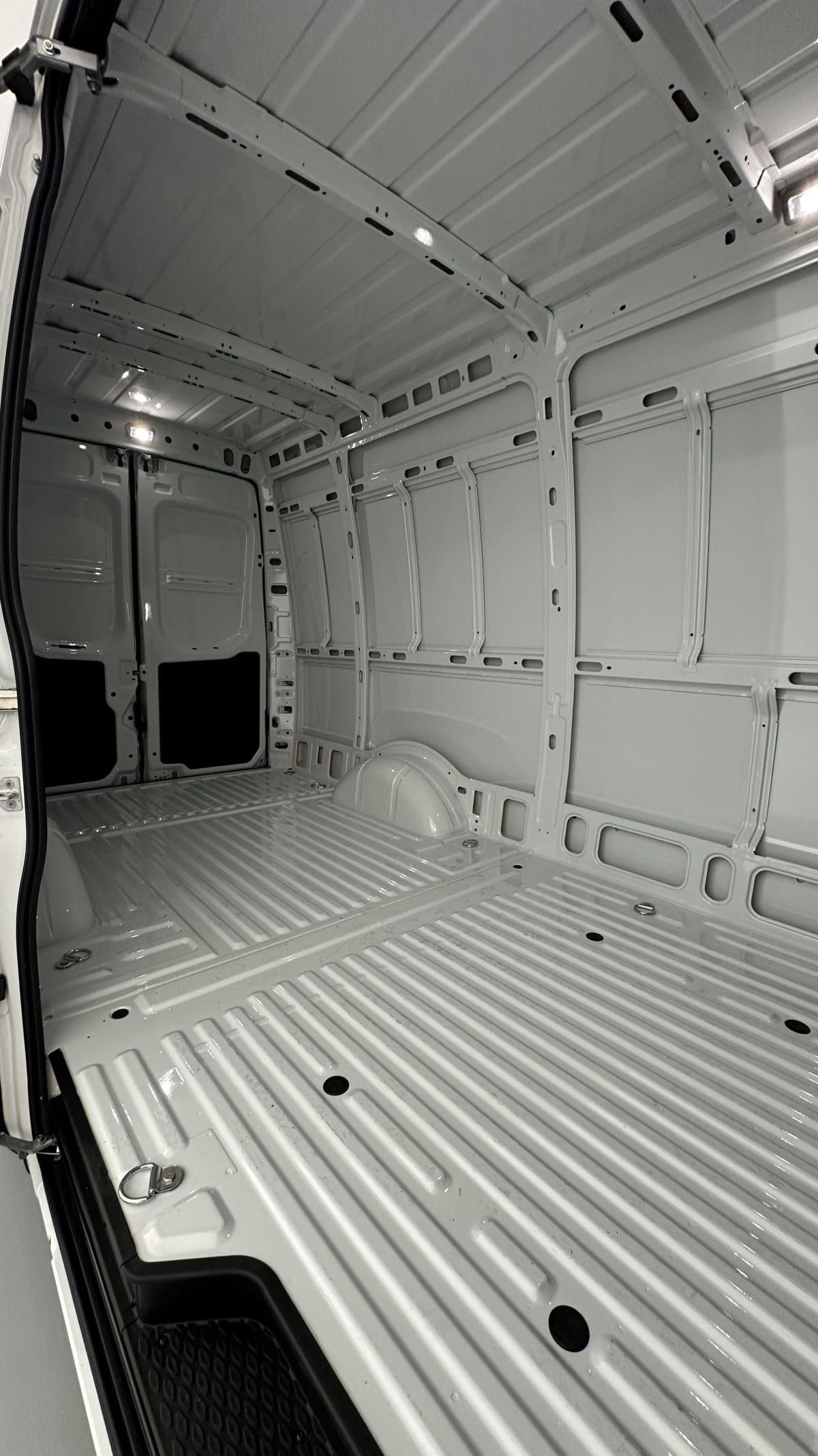 126037201_p2 - IVECO - DAILY - 2026 - photo 9