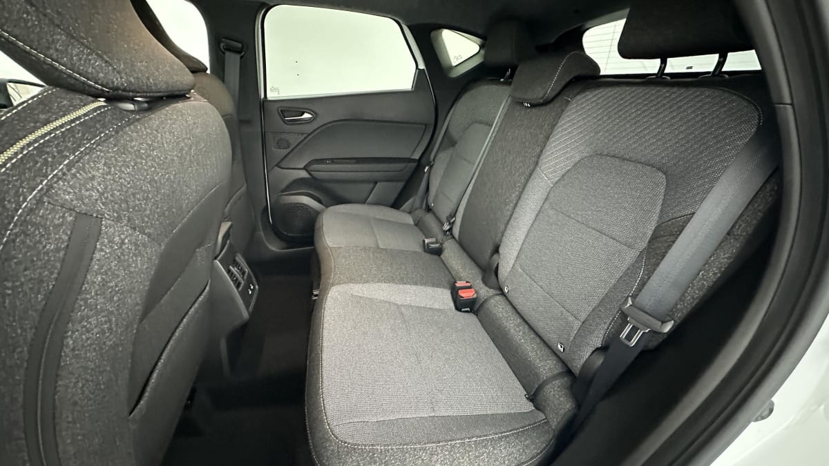 407846_p2 - RENAULT - CAPTUR - 2026 - photo 9