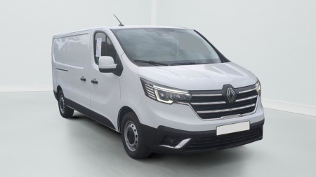 411043_p2 - RENAULT - TRAFIC - 2026