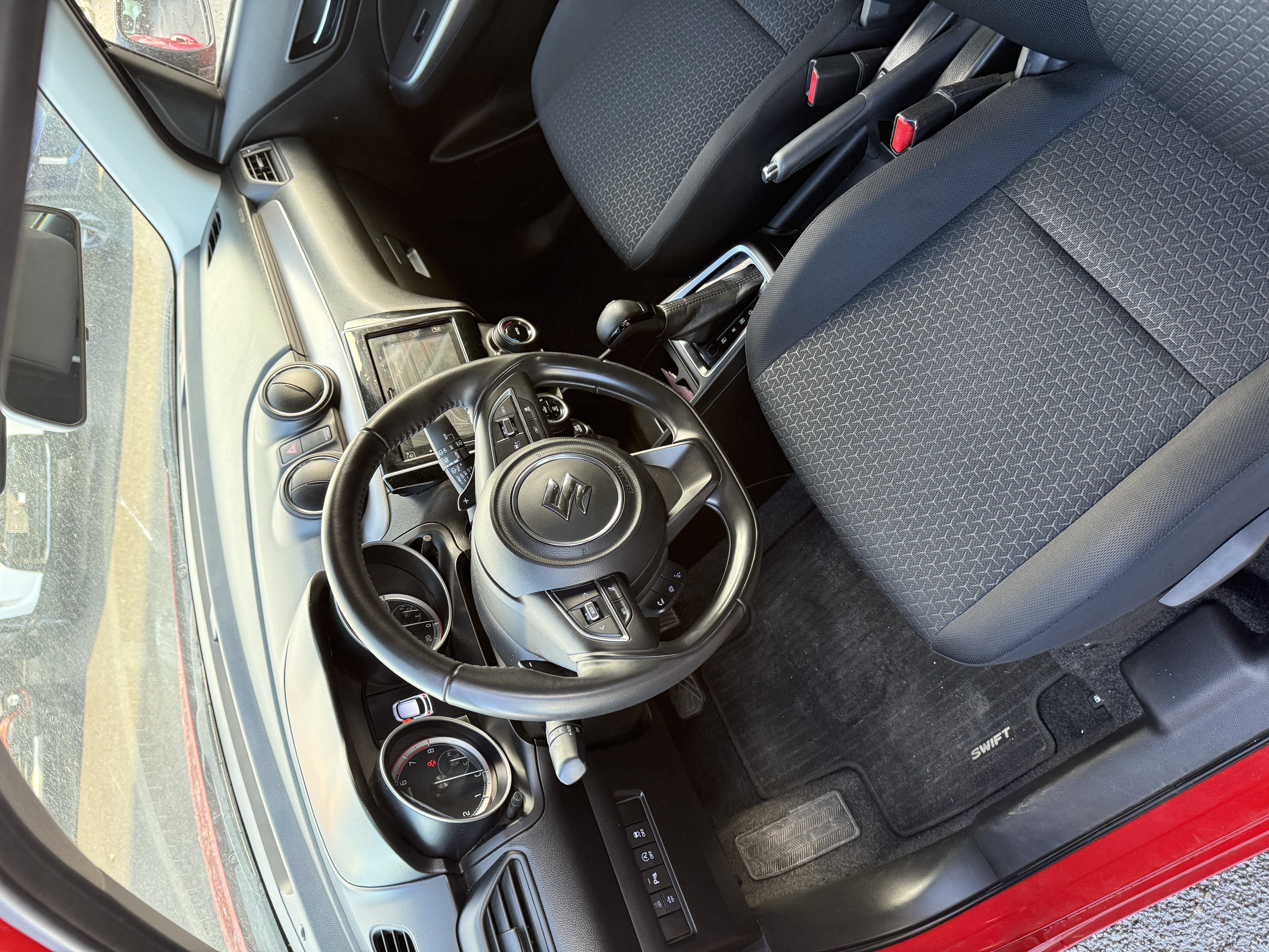 VOGR351 - SUZUKI - SWIFT - 2023 - photo 5