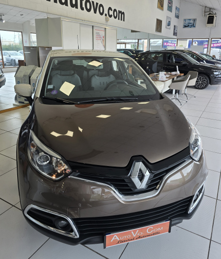 VO10527 - RENAULT - CAPTUR - 2015