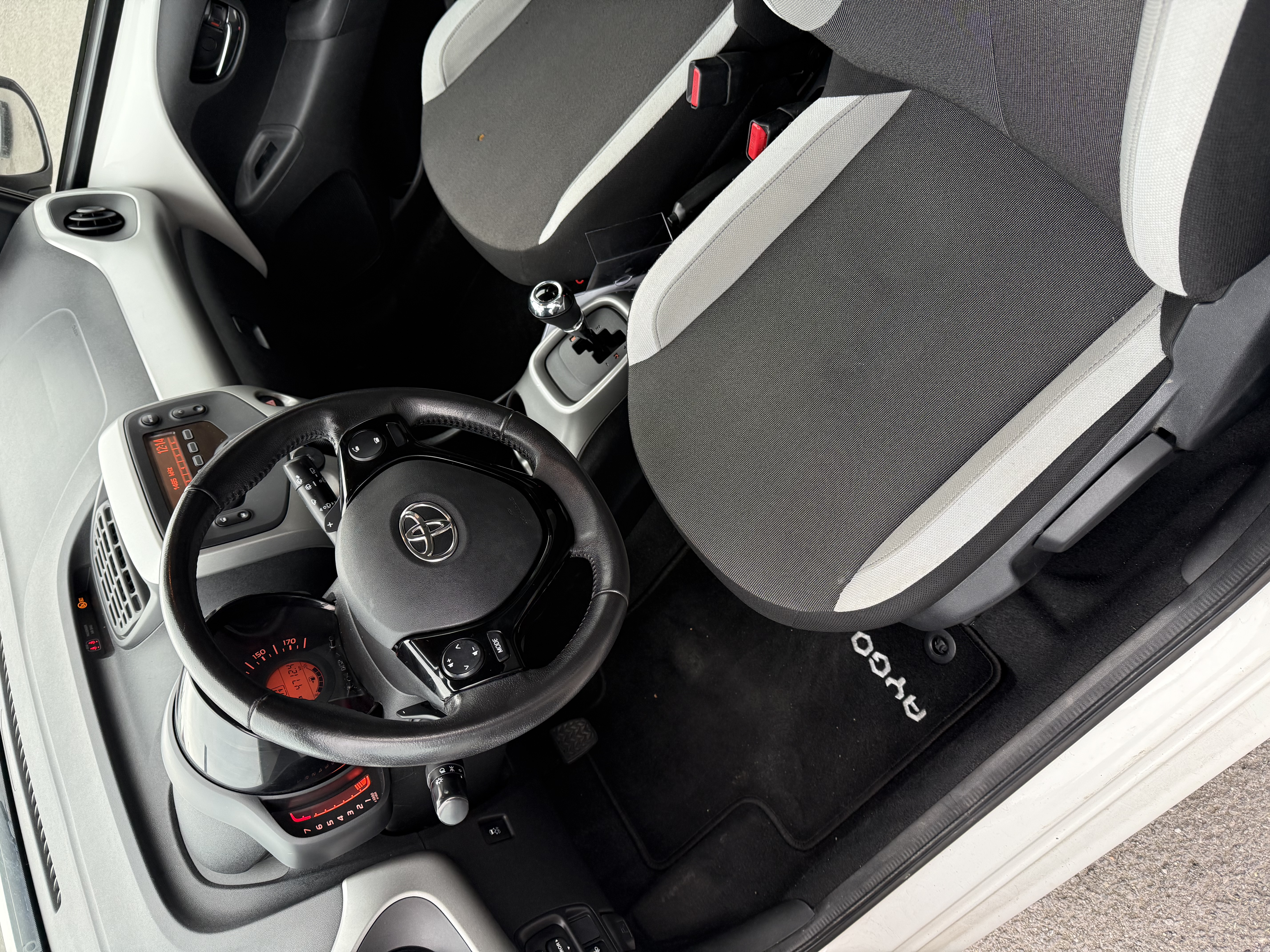 TL48020a - TOYOTA - AYGO - 2016 - photo 5