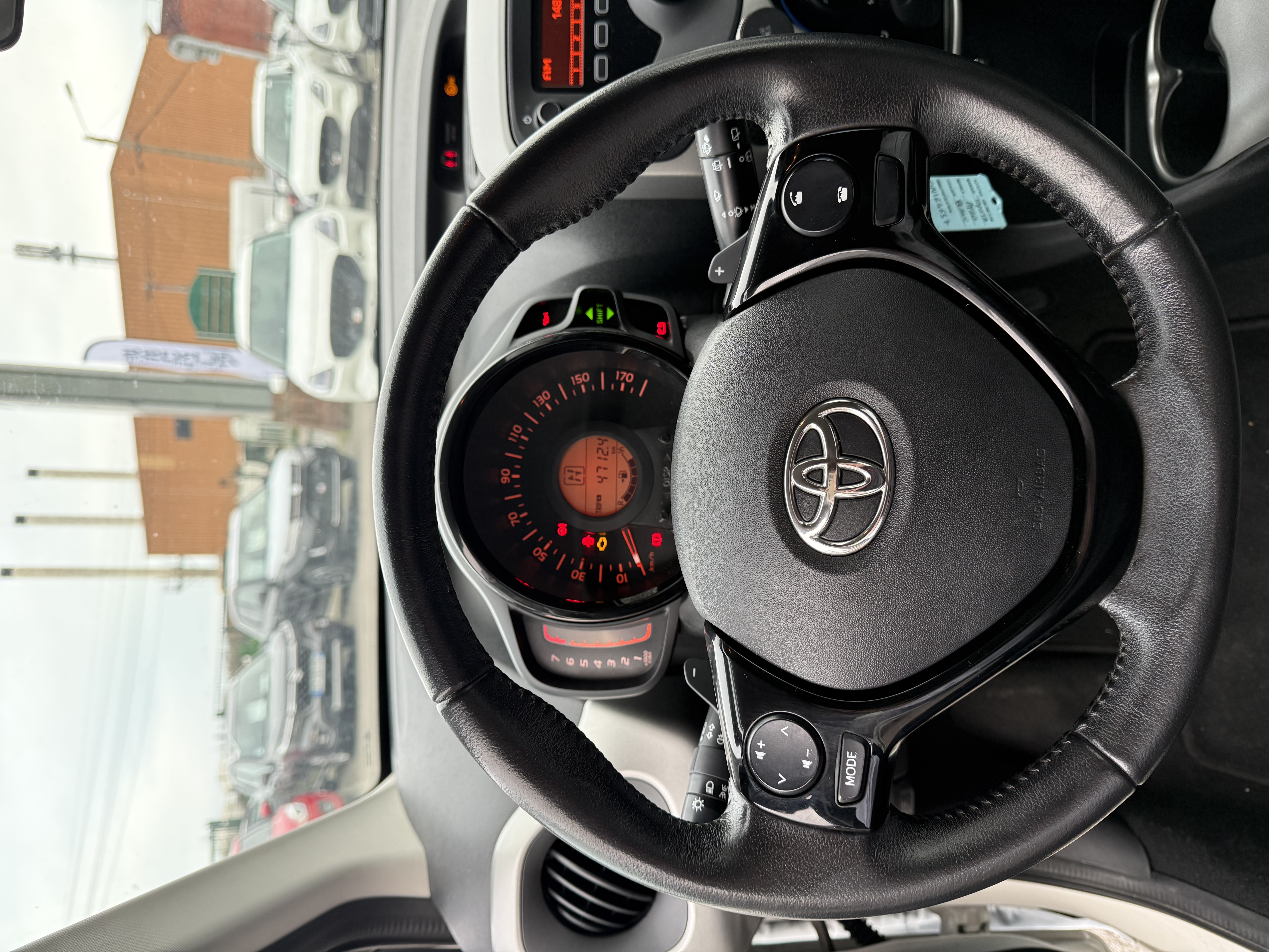 TL48020a - TOYOTA - AYGO - 2016 - photo 8