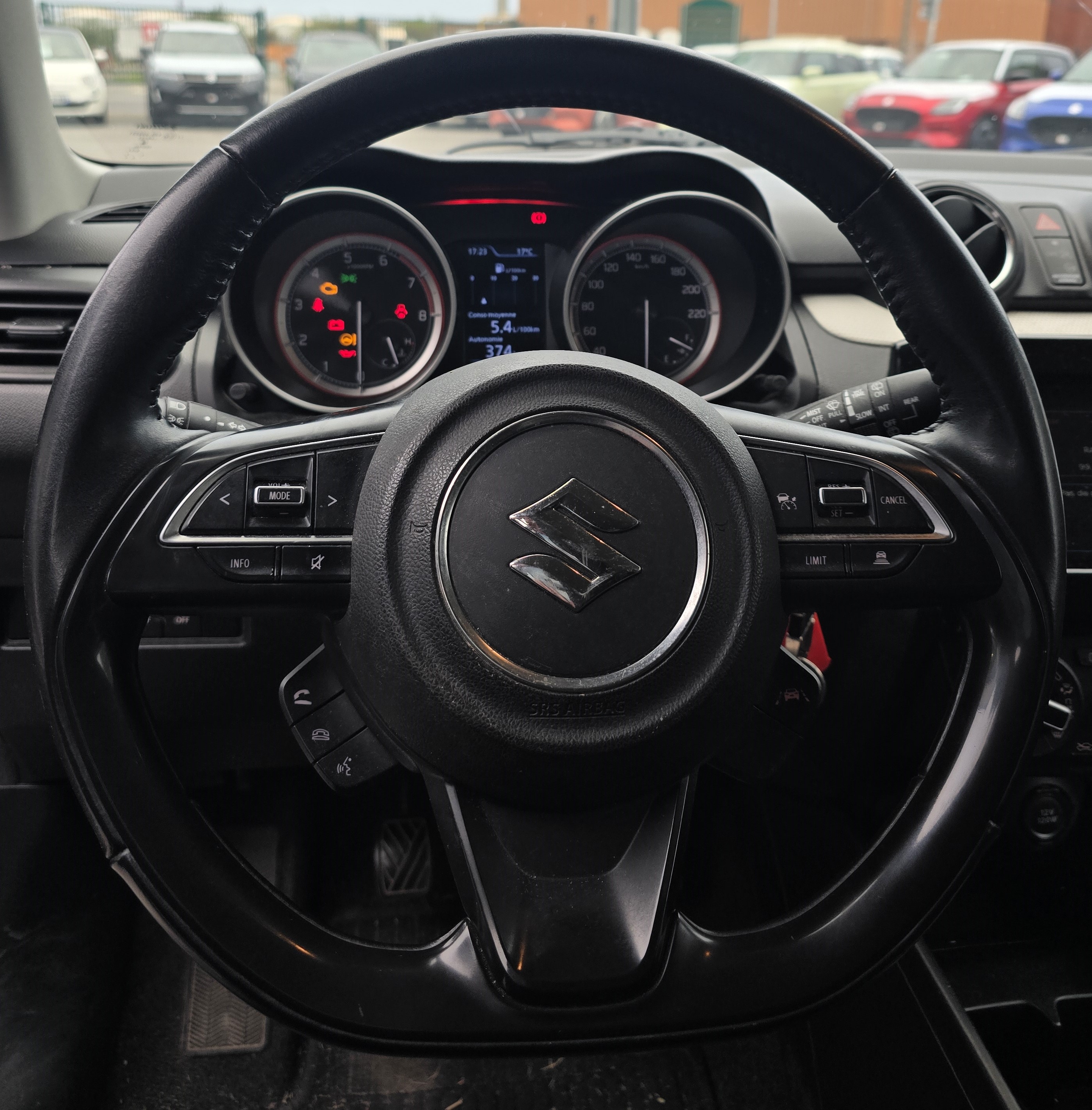 VO10564B - SUZUKI - SWIFT - 2021 - photo 5