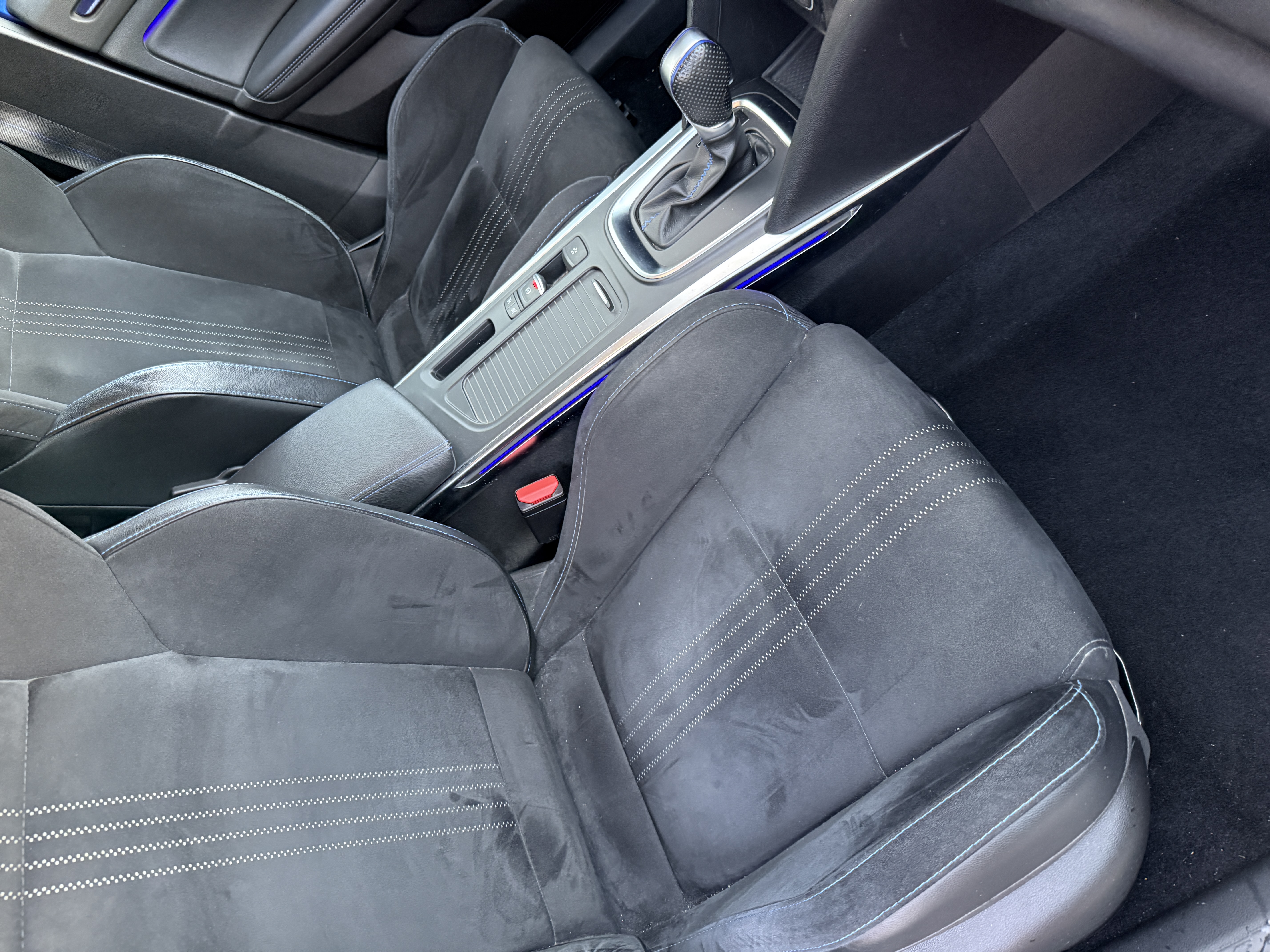 VO10584 - RENAULT - MEGANE - 2017 - photo 7