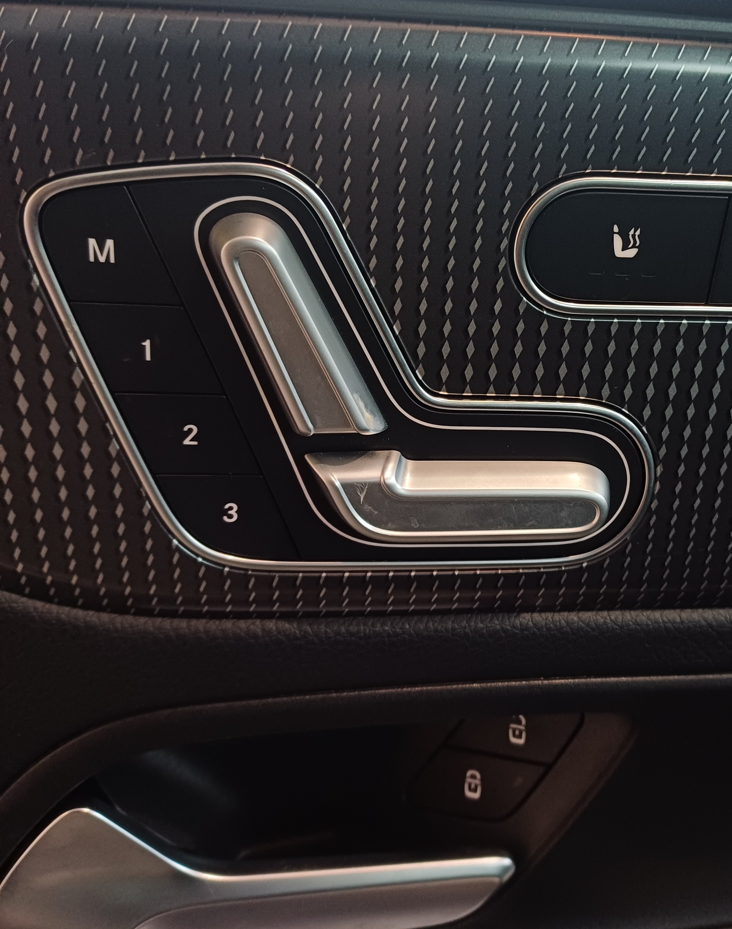 VOJU6247 - MERCEDES BENZ - GLB - 2021 - photo 4