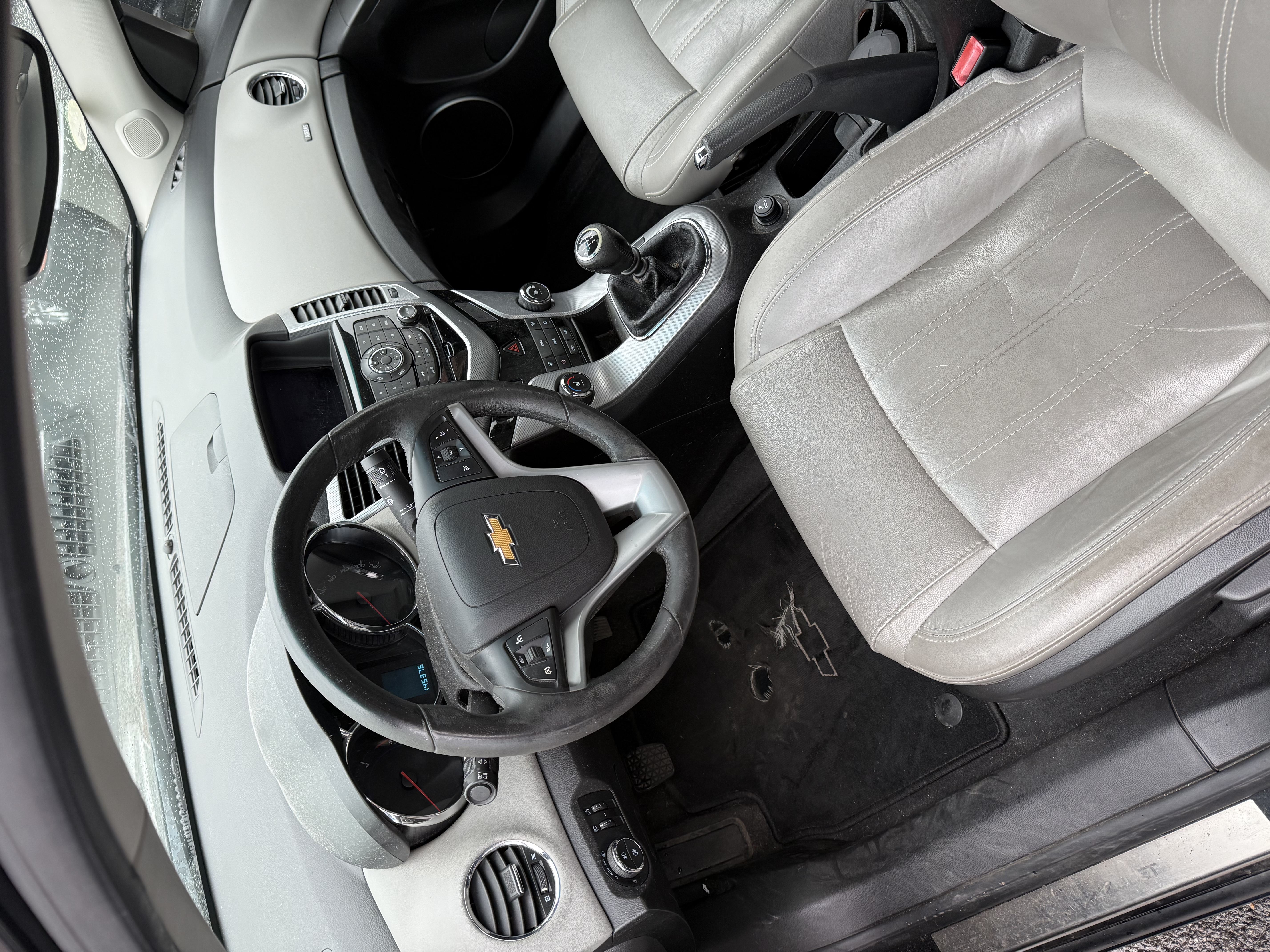 VO10600 - CHEVROLET - CRUZE - 2011 - photo 4